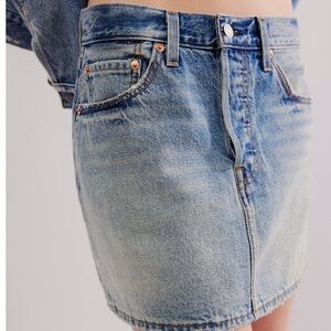 Levi's Blue Denim Icon Skirt size 30